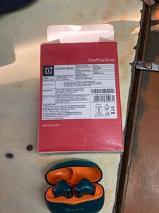 One Plus Earbuds Like New