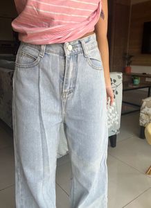 Urbanic Baggy Jeans🤍🤍(LAST PRICE🏃‍♀️)