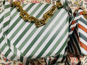 GREENISH BOX STYLISH SLING BAG 💚