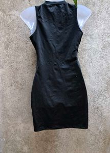 6.26.2 SEXY BLACK BODYCON