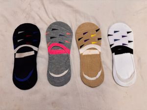 Pair Of Socks With 4 Basic Colour
