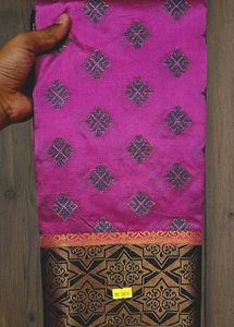 Magenta & navy blue Patterned Saree