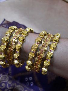 Gold-toned Bangle Set