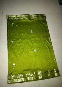 Unused Silk Saree With Flower Embroidery Design