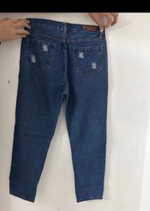 Distressed Blue Jeans 🌼