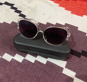 Stylish White Goggles 🥽