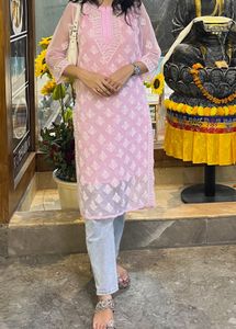 Elegant Pink Embroidered Kurta