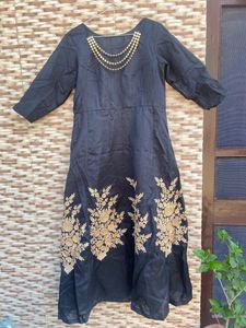 Black Ethnic Gown With Neck Chain