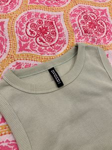 H&amp;M Ribbed Crop Tank Top