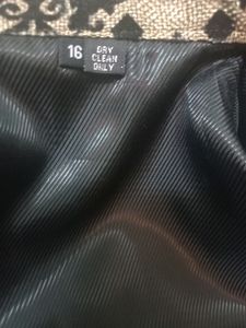 Vase Coat