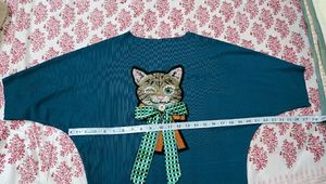 Women&#39;s Cute Cat Patch Loose Fit Casual Top