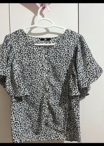 Floral Print Flutter Sleeve Top