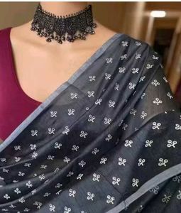 I'm selling a saree
