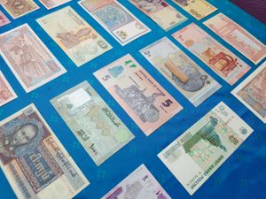 Foreign Note Collection Real Currency 25 Piece UNC