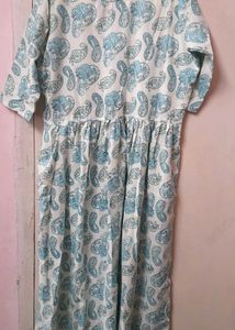 Women Ethnic Kurta Set