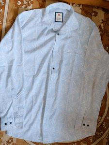 slim fit shirt