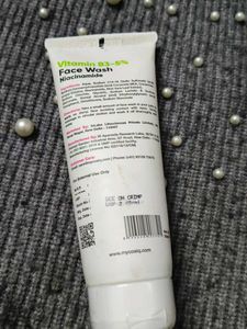 COSIQ Vitamin B3-5% Face Wash