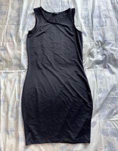 Sleek Black Bodycon Dress