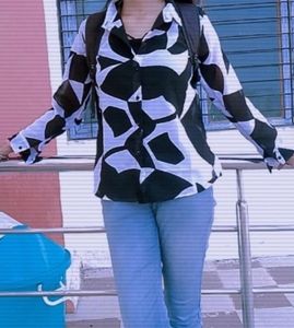 Chic Black &amp; White Print Top