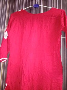 Maroon Chikankari Kurti💫