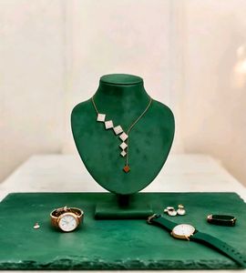 Sparkling Diamond Square Necklace