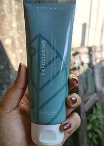 OPTIMALS Exfoliating Face Scrub (Oriflame)