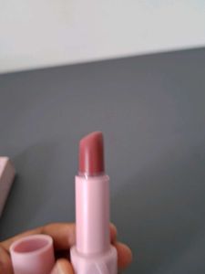 Kylie Jenner Creme Lipstick