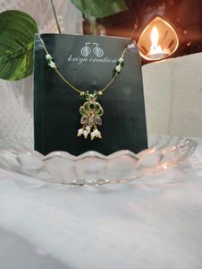Kundan Stone Invisible Green &amp; White Necklace