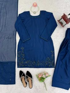 New Stayle Beautiful Pakistani Dress Inpoted Dres