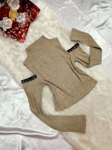 🌼Beige Cutout Long Sleeve Top🌼