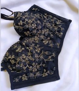 Urbanic Corset Top 🌸
