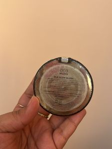 Silk glow blush