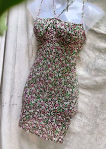 I. SEXY FLORAL BODYCON