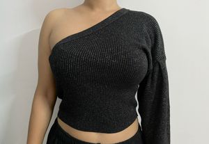 Women’s One-Shoulder Long-Sleeve Crop Top