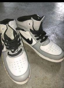 Jordan Style High-Top Sneakers