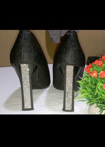 Pretty Heels With Rhinestone Work