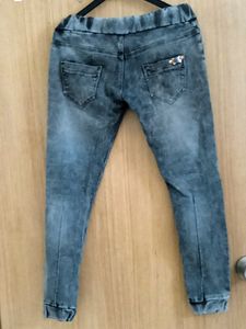 Skinny Grey Jeans Can Also Use As Jogger