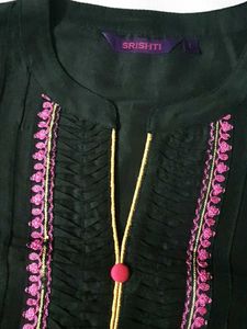 Women&#39;s Short Kurti By Srishti