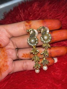 Elegant Gold &amp; Pearl Dangle Earrings