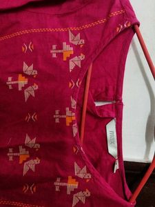 Beautiful Magenta Kurti For Women