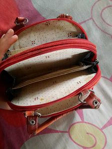 Handbags..🤍