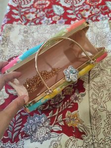 Multi Hand Clutch With Chain Sling