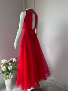 Red V waistline gown