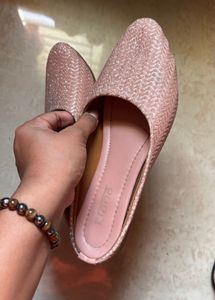 Peach Beautiful chappal With Intricate Work