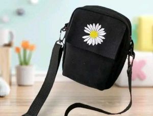 Daisy Crossbody Bag