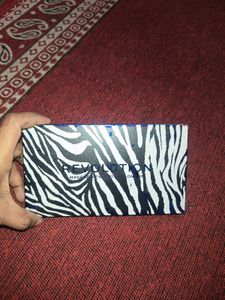 3 Eye shadow makeup palette