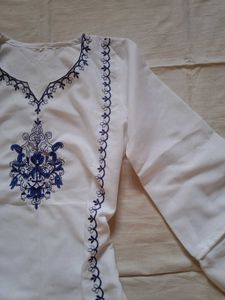 Elegant White Embroidered Kurta