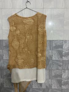 Top ( has detached sleeves)