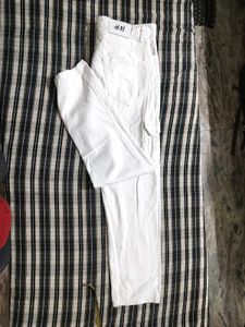 H&amp;M BRANDED WHITE CARGO/MOM FIT !!