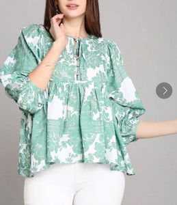 Set Of 2 Tops In Combo For Sale Bust 44&#34;